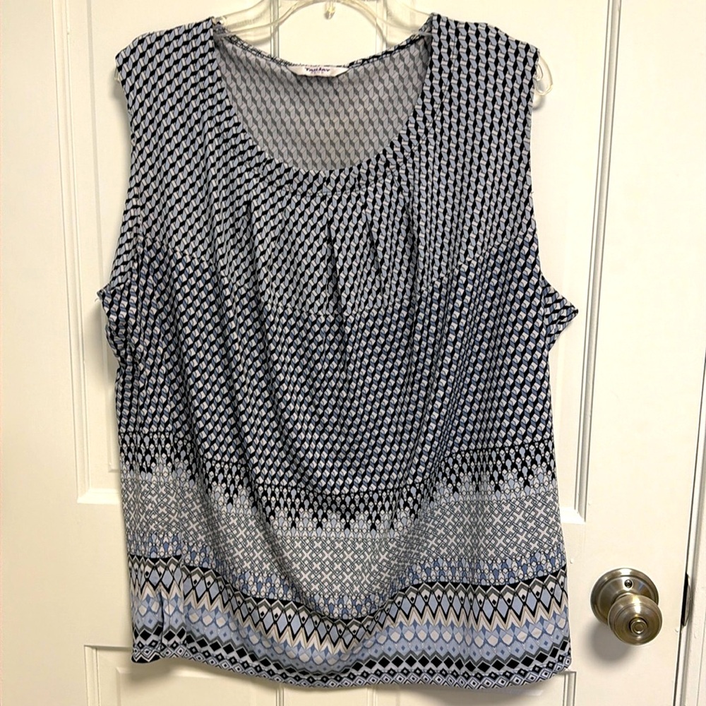 2x women’s sleeveless dress top